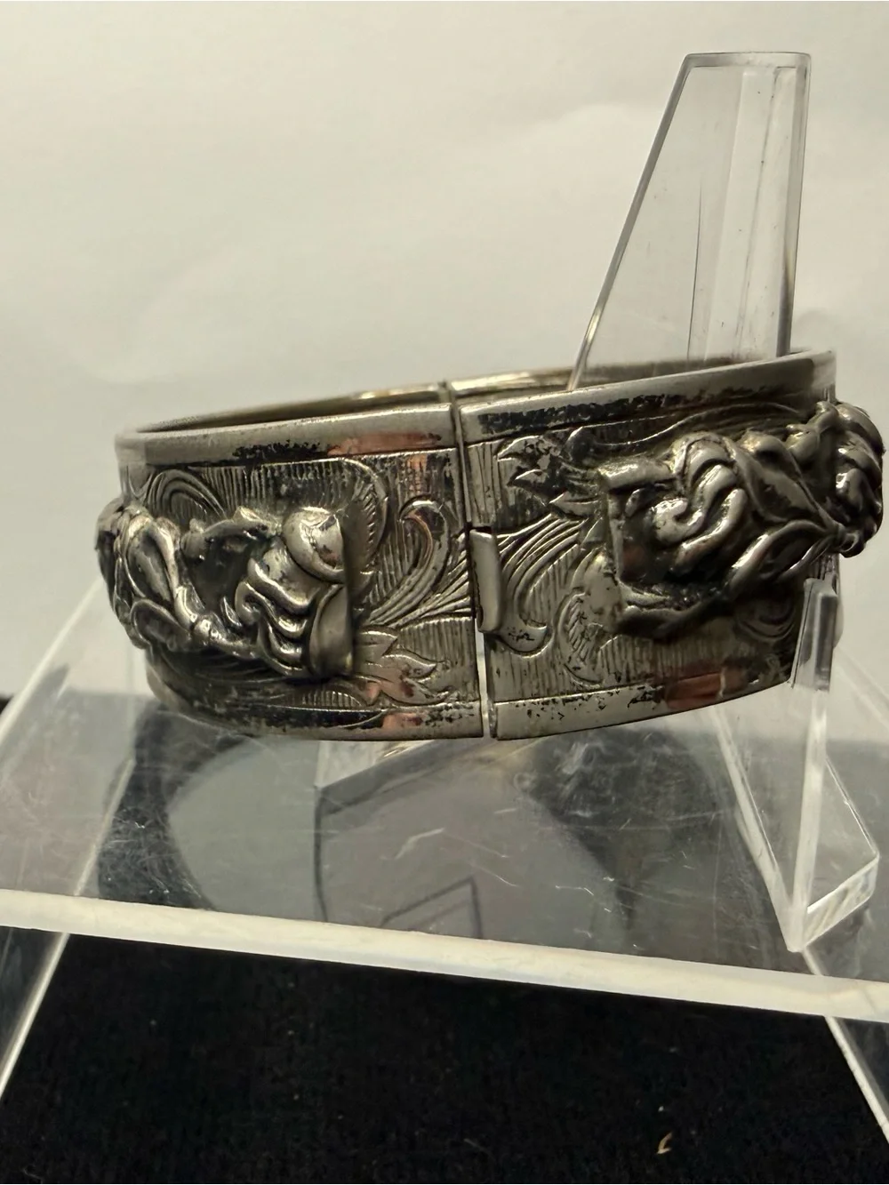 VTG Silver-Tone Floral Hinged Bracelet